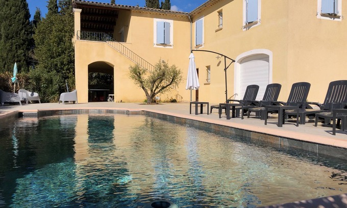 Beaumes-de-Venise Villa | Magnificent Property Pool and View