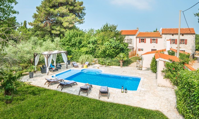 Pinezici House | Magnificent stone house Dina with private pool, situated in a quiet area