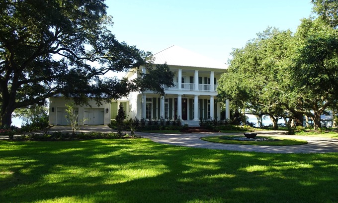 Ocean Springs House | Magnificent Waterfront Property!