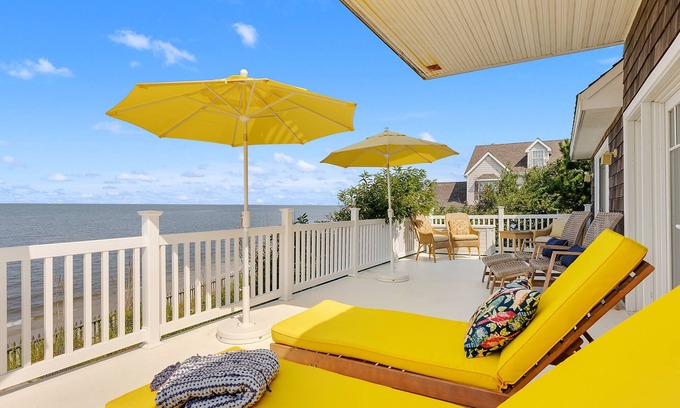 Villas House | Magnificient Luxurious Home with Built-in Pool on the Beach