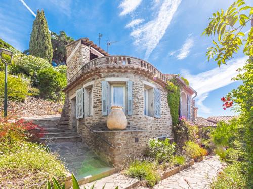 Bormes-Les-Mimosas House | Magnifique maison de village clim vue mer 6 pers