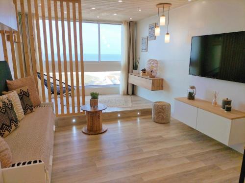 Saint-Jean-de-Monts Apartment | Magnifique Studio Face Mer avec Place Privative.