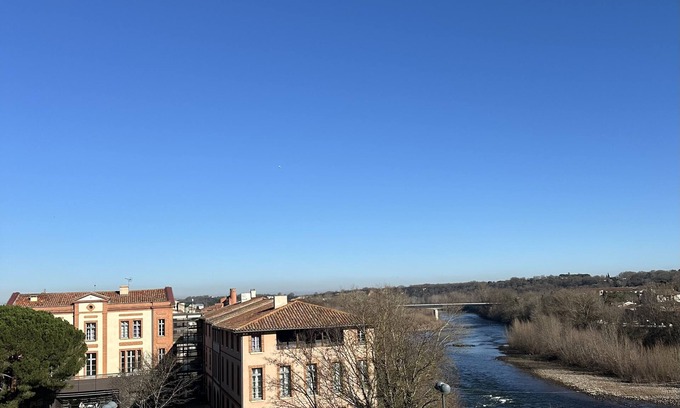 Muret Apartment | Magnifique Studio Avec Belle vue Animaux Acceptés
