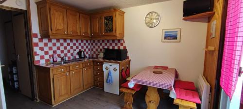Thollon-les-Memises Apartment | Magnifique studio style montagnard