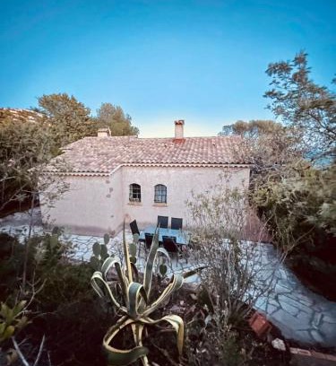 Saint-Raphael Villa | Magnifique Villa climatisé avec vue mer Ref Villa Les Calanques