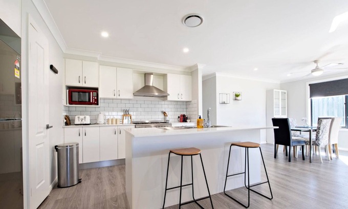Dubbo House | Magnolia Entertainer - Firepit, Pets Welcome