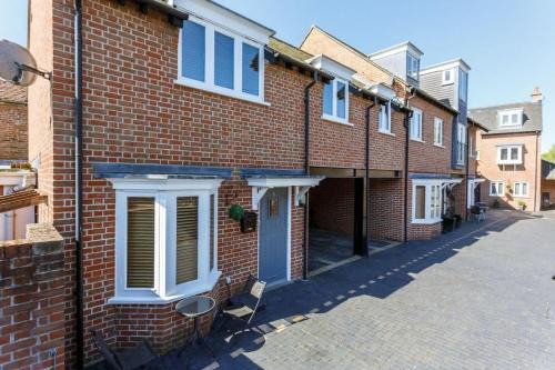 Poole House | Magnolia House - Beautiful Townhouse in Old Town Poole