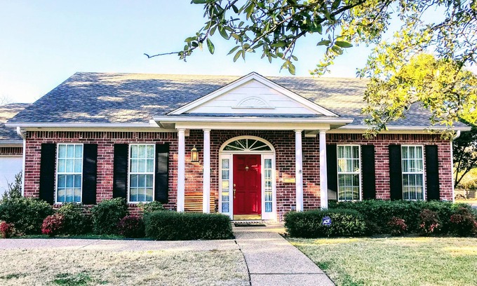 Landon Branch House | Magnolia Market - 4 Miles away