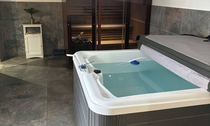 Livry-Gargan Apartment | Magnolia Spa