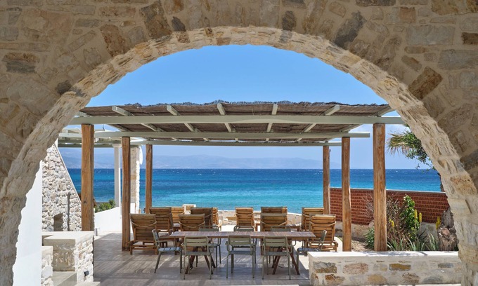 Logaras Hotel | Magoo Suites