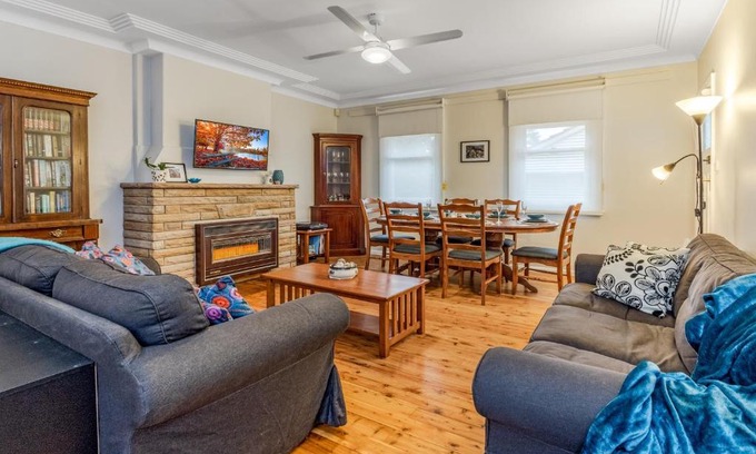 Katoomba House | Magpie Cottage
