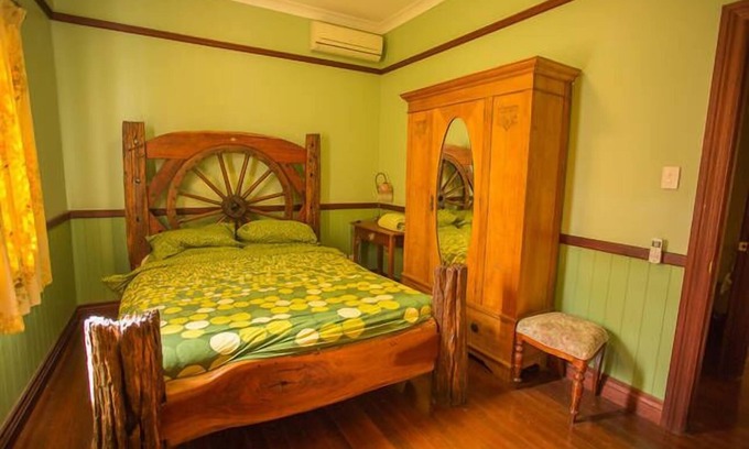 Boyland Other | Magpie Creek Thoroughbred Farmstay Family Unit