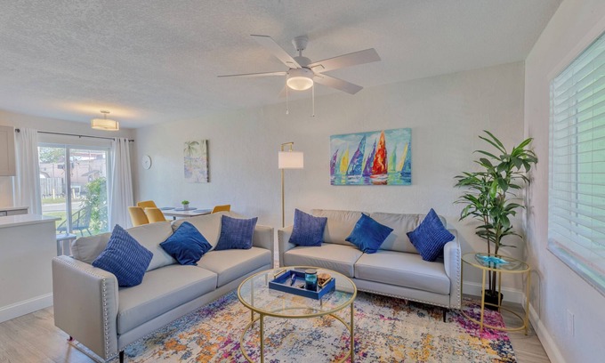 Dunedin Condo | Mai Tai Suites Dunedin Free Honeymoon Island Pass 2 King Bedrooms Beach Gear Inc