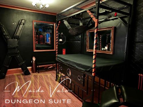 Little Venice Apartment | Maida Vale Dungeon Suite