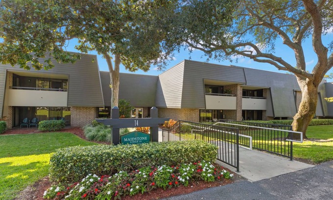 Palm Harbor Condo | Maidstone 2725 At Innisbrook.