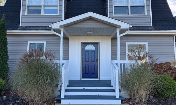 Bemus Point House | Main St Bemus-HOT TUB-1 Block from Lake