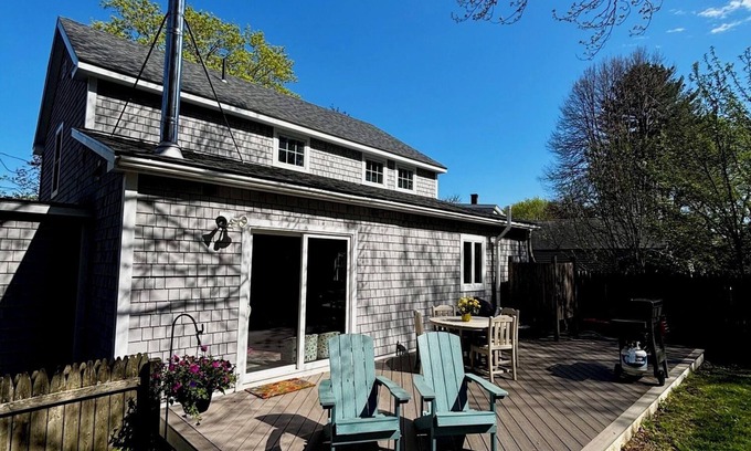 Pond Cove House | Maine Family Getaway in charming Cape Elizabeth with AC, WiFi, Big Backyard