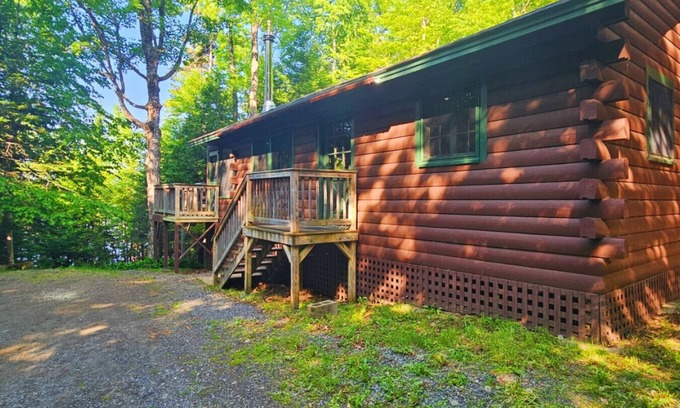 Greenville Cabin | Maine Northwoods Log Cabin (Lambertson)