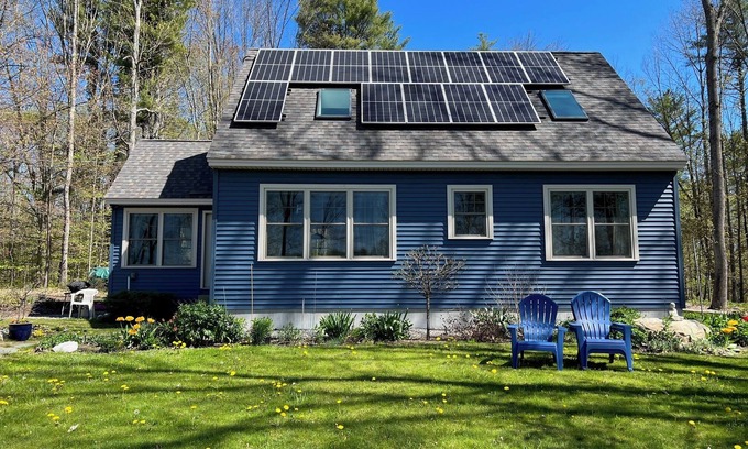 Pownal House | Maine Refugio