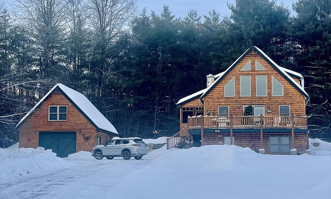 Bethel Ski Chalet | Maine Ski Chalet "Galt's Gulch" | AC, Hot Tub, Fire Pit, 10min to Mountain!