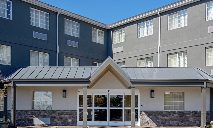 Graysville Hotel | MainStay Suites Chattanooga Hamilton Place