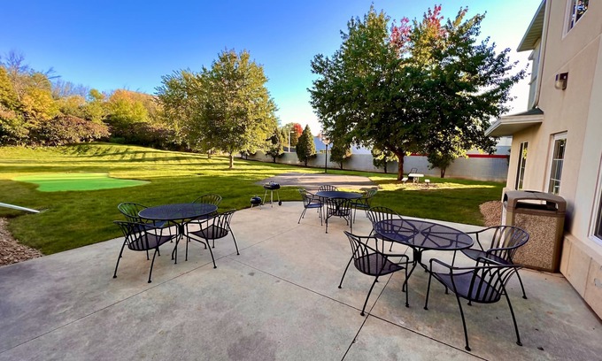 Madison Hotel | MainStay Suites Madison Airport