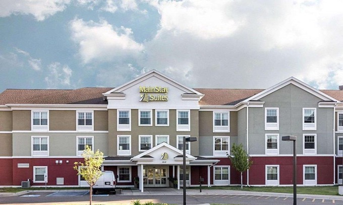 Minot Hotel | MainStay Suites Minot