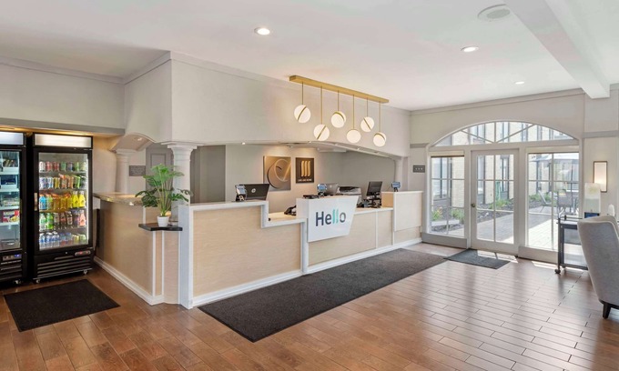 East Bloomington Hotel | MainStay Suites MSP Airport - Mall of America