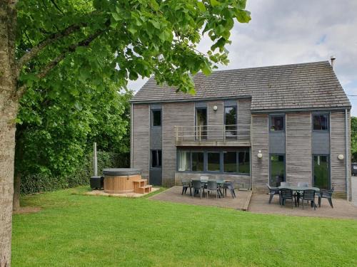 Noiseux House | Maison à l'Aise
