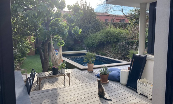 7th Arrondissement House | Maison à Marseille Piscine, vue Mer, Jardin, Terrasse, Proche mer et Commerces
