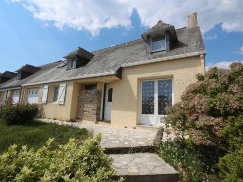 Fouesnant House | Maison 3* lumineuse à Fouesnant, proche centre, 6 pers., jardin, terrasse, à 4 km des plages - FR-1-481-82