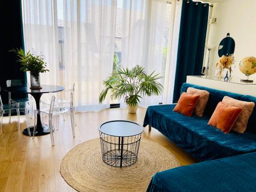 Montreuil Apartment | Maison 50 m2, à 5 minutes de Paris et idéal pour Disney