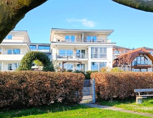 Immenstaad am Bodensee Apartment | MAISON AMAND - Am See mit Privatstrand