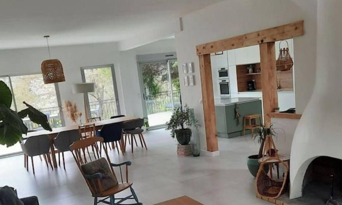 Marcoussis House | Maison Atypique 200m² Avec sa Terrasse et sa Forêt