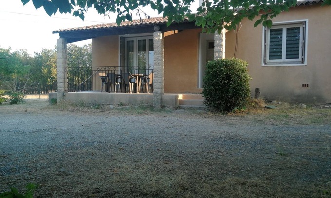 Velleron House | Maison au Calme en Campagne
