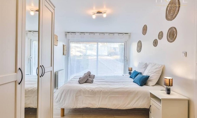 Longeville-sur-Mer House | Maison avec jardin, proche mer.