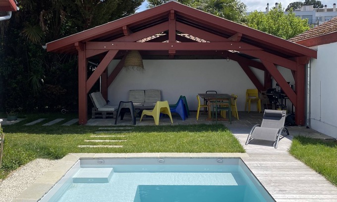 Bayonne Villa | Maison Basque Avec Piscine Chauffée en Plein Coeur de Bayonne