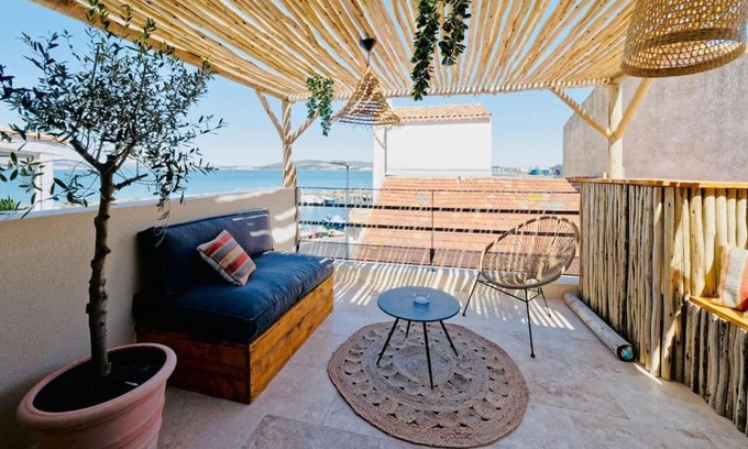 Sete House | Maison bohème au bord de l'eau