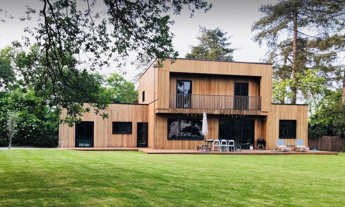 Saint-Denis-en-Val House | Maison bois architecte piscine spa près de la Loire