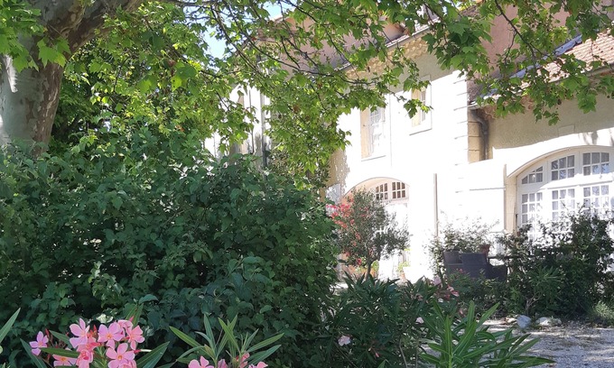 Visan House | MAISON BONHEUR - breathtaking view of Mont Ventoux and the Rhône Valley