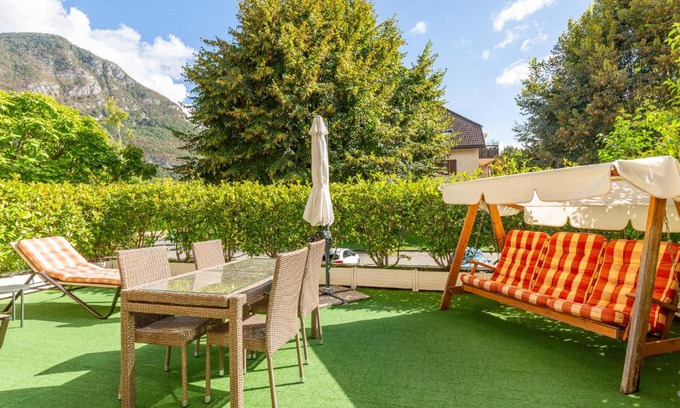 Annecy-le-Vieux Apartment | Maison Bruno