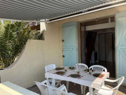 Leucate Apartment | Maison cabine mezzanine 6 couchages PORT LEUCATE NATURISME PL070-103