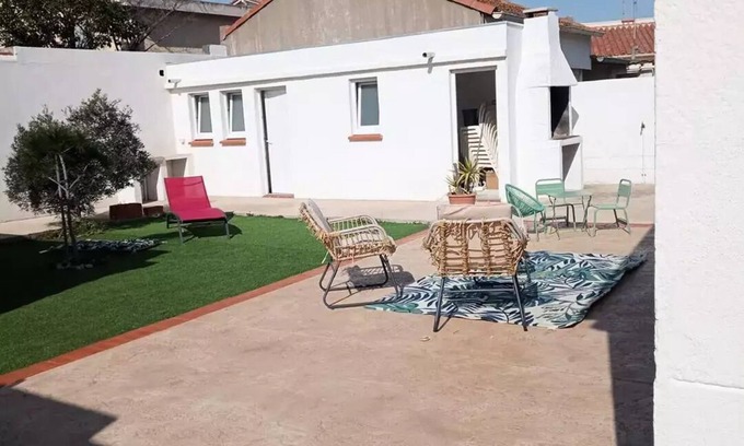 Canet-Plage Villa | Maison Canetoise 2 bedrooms, air conditioning, parking, Wi-Fi near the beach