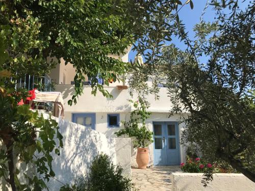 Livadi House | Maison charme avec piscine privée, près de la mer à Sappounakeika, Tyros