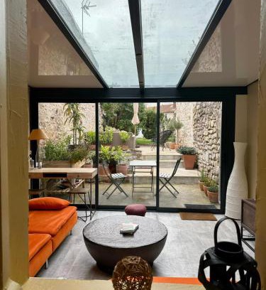 Crepy-en-Valois House | Maison cosy pour 2 à Crépy, véranda et jardin