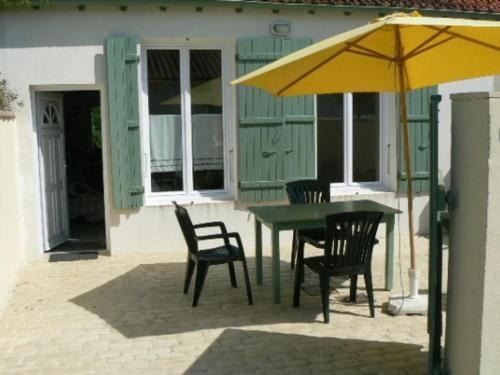 La Couarde-sur-Mer House | Maison Décorée avec Jardin, Près des Plages de La Couarde, 6 Pers. - FR-1-258-7