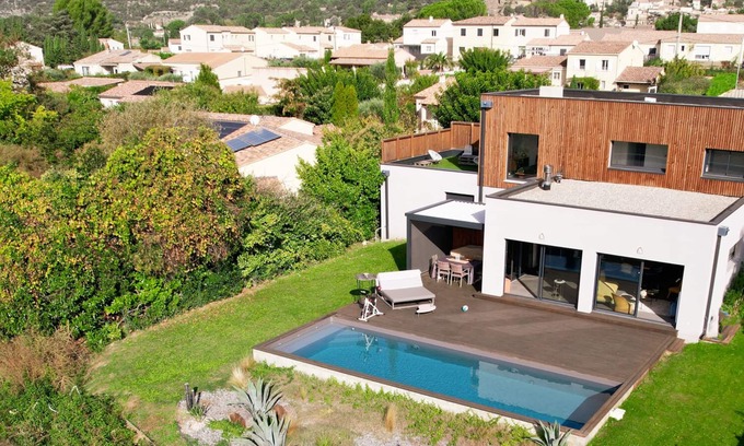 Beaumes-de-Venise House | Maison D'architecte Avec Piscine vue sur les Vignes