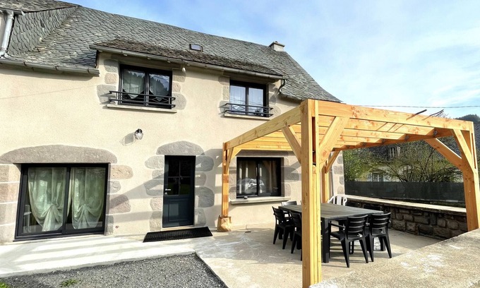 Laveissiere House | Maison de campagne à Chambeuil