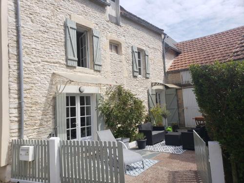 Ver-sur-Mer House | Maison de charme avec terrasse