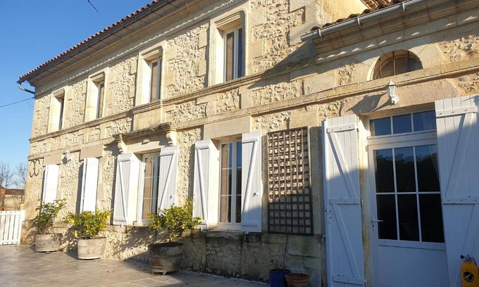 Anglade House | Maison de charme avec suite parentale et grande piscine extérieure